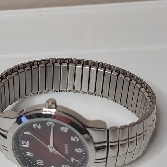 Metal Stretch Watch With Dark Red Dial - Picture 4 of 11
